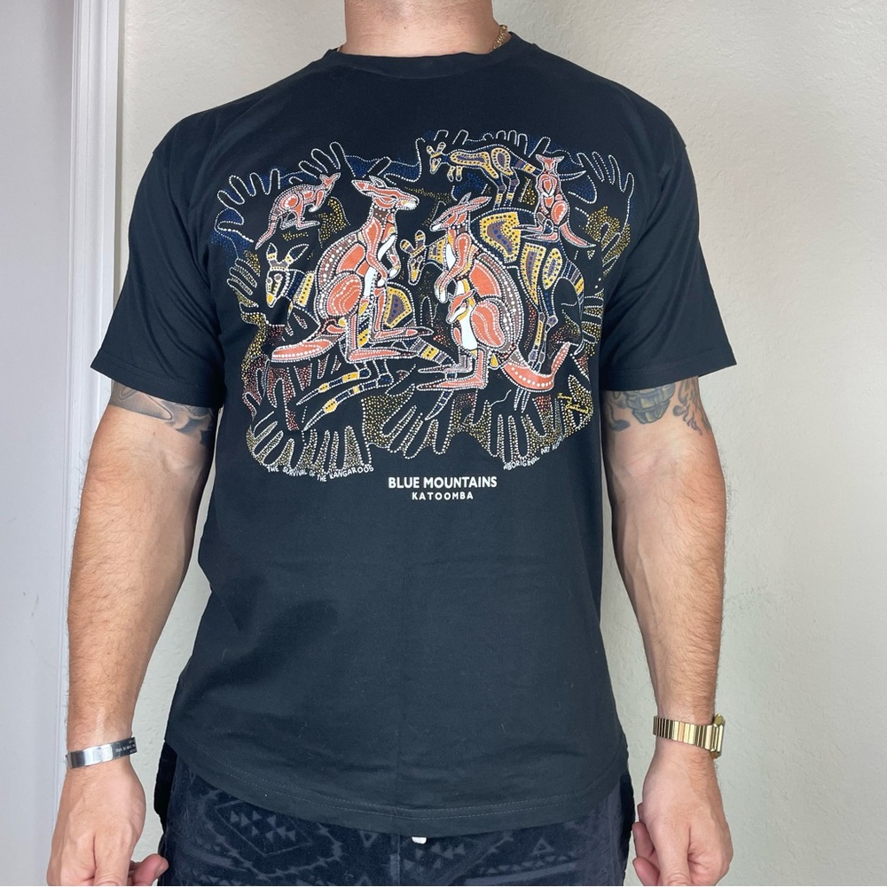 Gooses Australia Kangaroo Aboriginal Art Tee Blue Mountains Katoomba Size L
